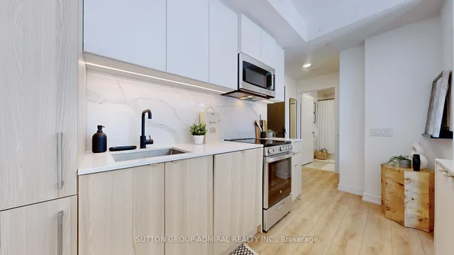 Additional image 6 of 500 Dupont St Unit 602