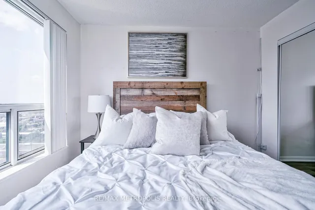 Additional image 29 of 11 Lee Centre Dr Unit PH109