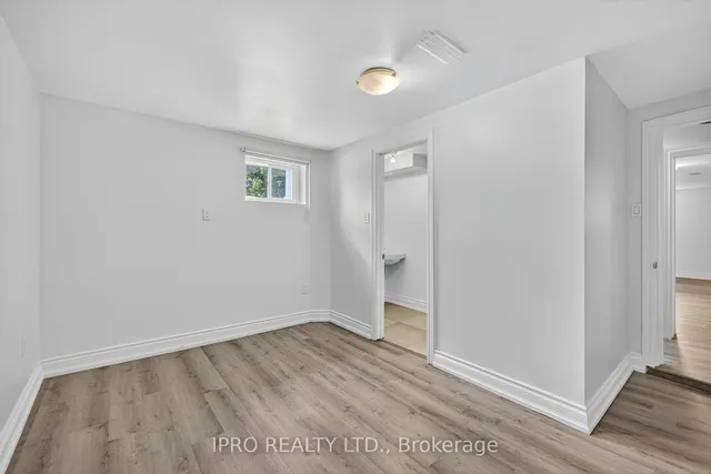 Additional image 38 of 34 Knox Ave