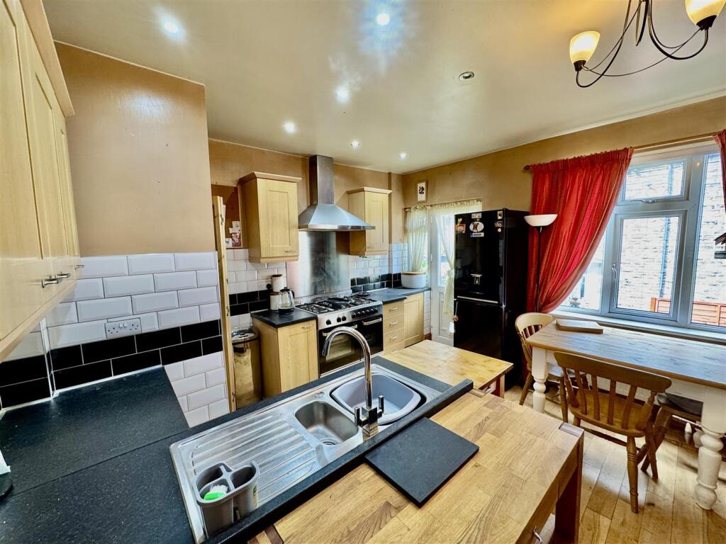 Additional image 6 of Haincliffe Place, Keighley, BD21 5BT
