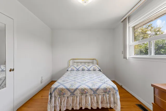 Additional image 26 of 70 Frost St