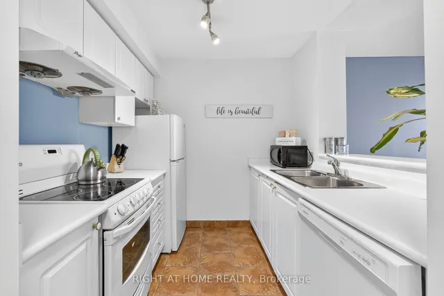 Additional image 16 of 1 Lee Centre Dr Unit 613