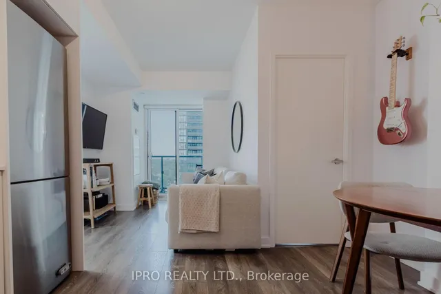 Additional image 17 of 195 Redpath Ave Unit 712