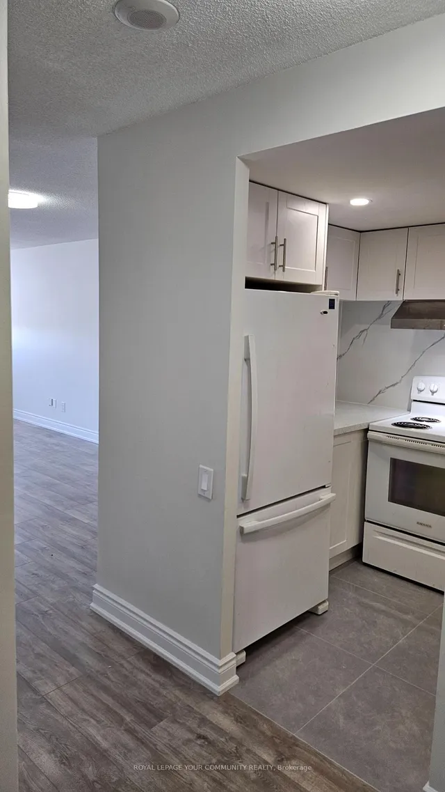 Additional image 10 of 2466 Eglinton Ave Unit 1203