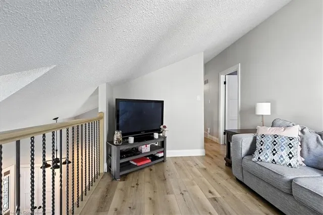 Additional image 18 of 36 Notchwood Crt