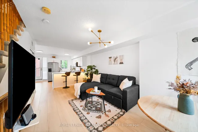 Additional image 3 of 236 Wiltshire Ave