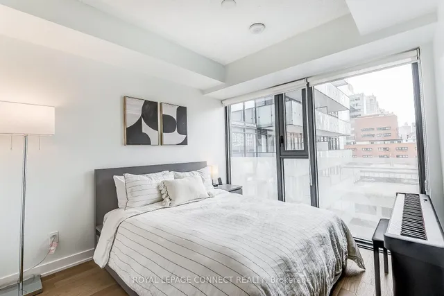 Additional image 4 of 25 Richmond St Unit 902