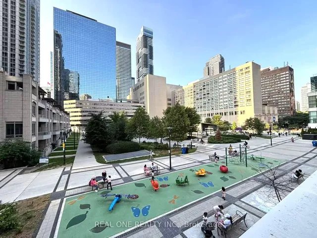 Additional image 32 of 711 Bay St Unit 1012