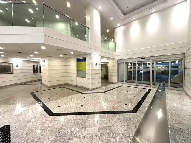 Additional image 33 of 711 Bay St Unit 1012