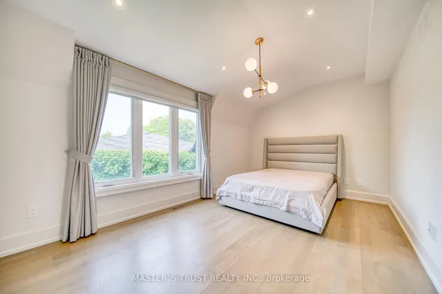 Additional image 31 of 15 Ames Circ