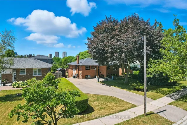 Additional image 42 of 142 Sloane Ave