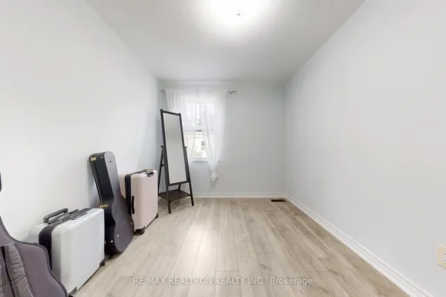 Additional image 18 of 15 Esterbrooke Ave Unit 131