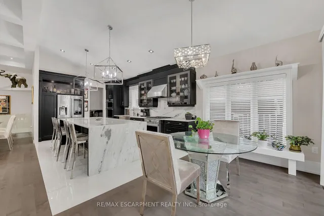 Additional image 16 of 1048 Dovercourt Ave