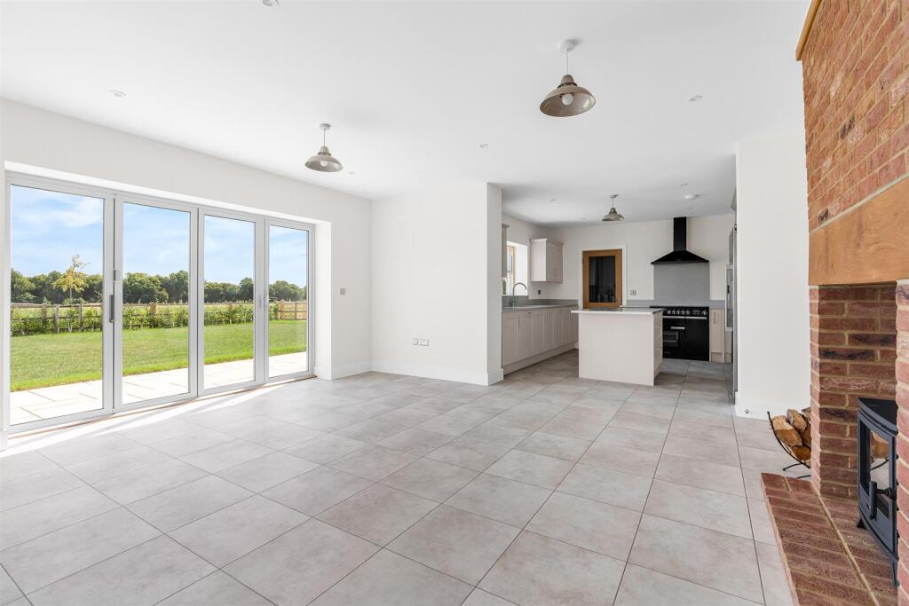 Additional image 5 of Rabley Heath Road, Welwyn