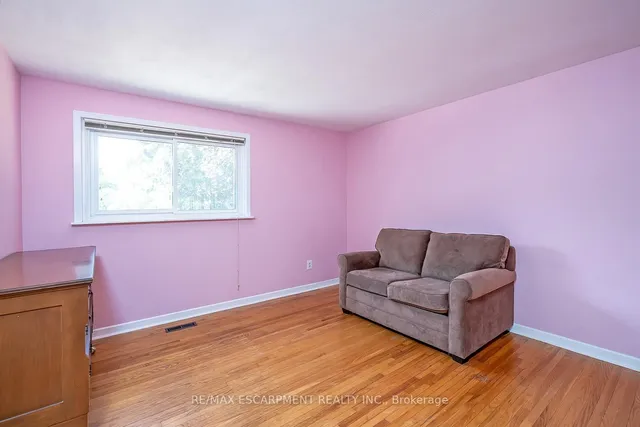 Additional image 22 of 652 Ardleigh Cres