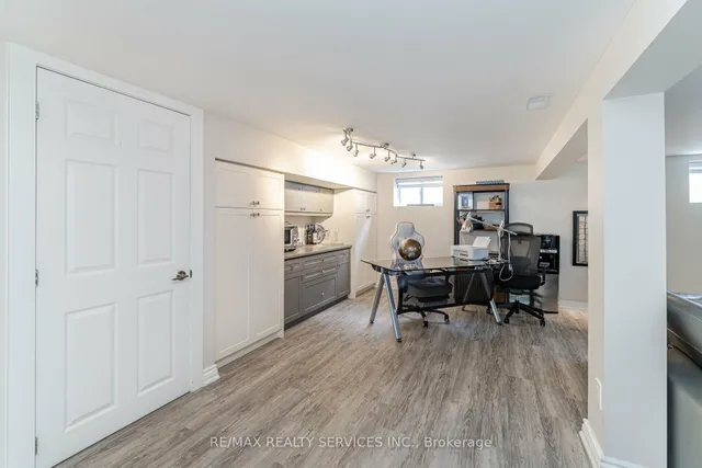 Additional image 30 of 119 Denison Ave