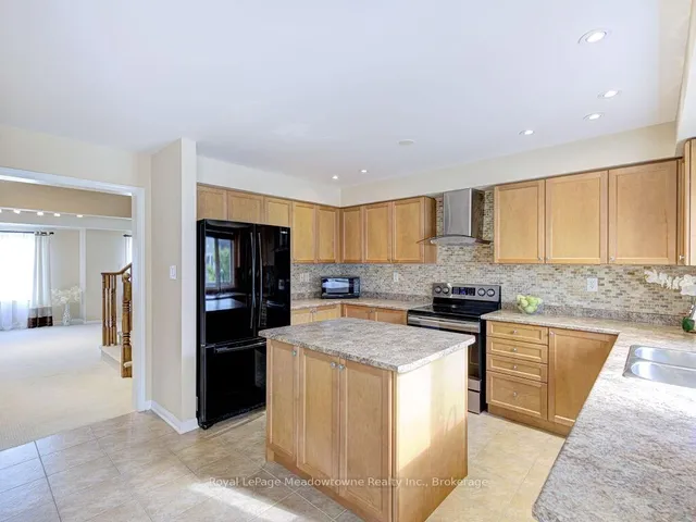 Additional image 25 of 220 Magurn Gate