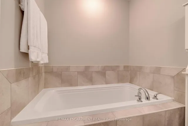 Additional image 38 of 2 CELESTIAL Cres