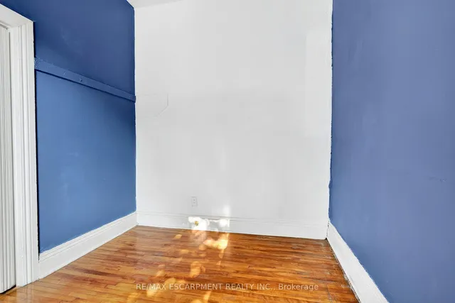 Additional image 8 of 231 EMERALD St