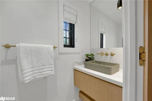 Additional image 18 of 977 Unsworth Ave