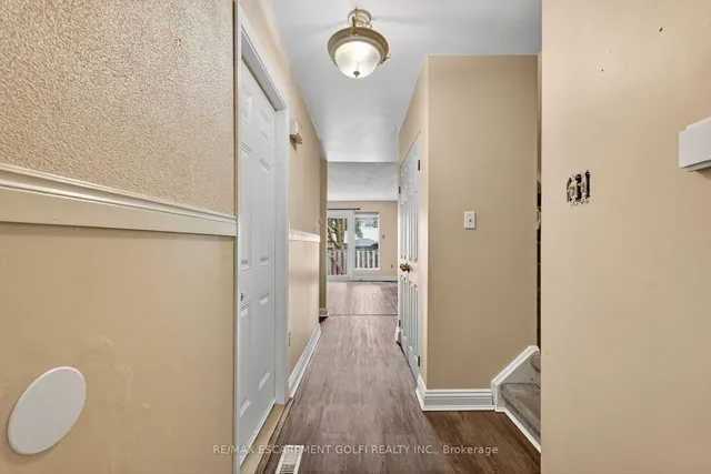 Additional image 6 of 59 Queenslea Dr Unit 7