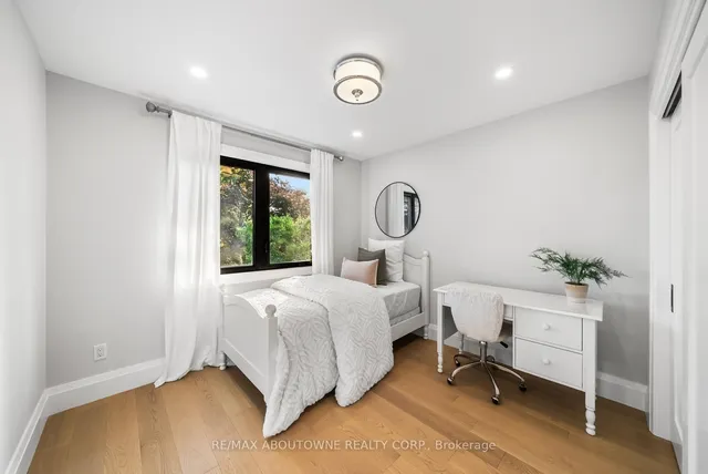 Additional image 36 of 360 Claremont Cres