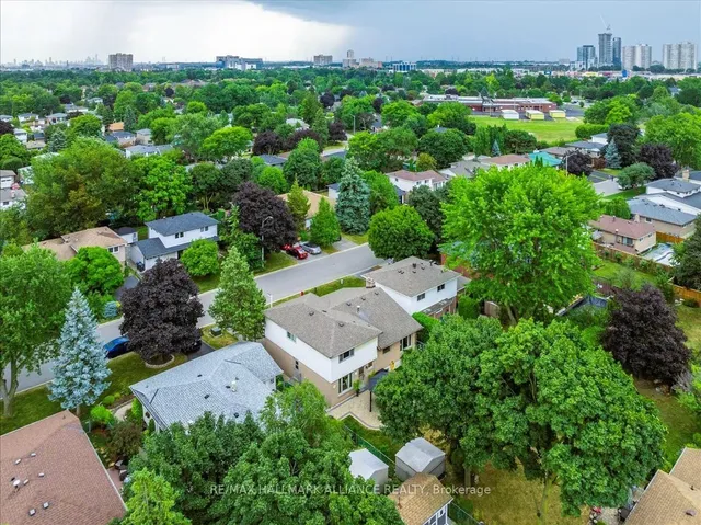 Additional image 44 of 26 Lockton Cres