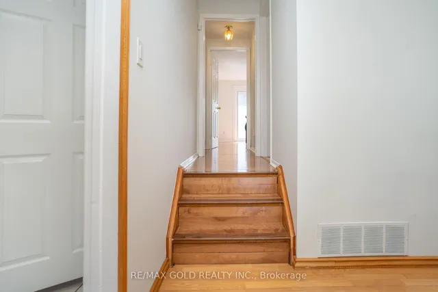 Additional image 18 of 51 Davenport Cres