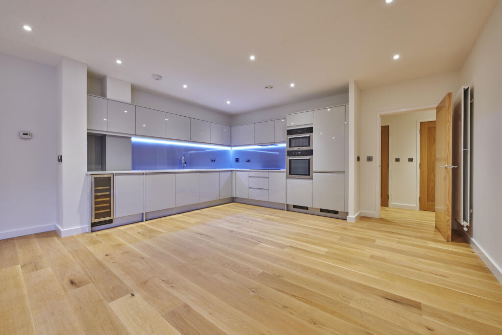 Additional image 18 of Gibbs Close, Harpenden, Herts, AL5