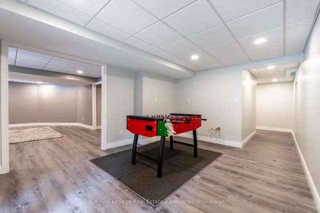 Additional image 30 of 29 Laurendale Ave