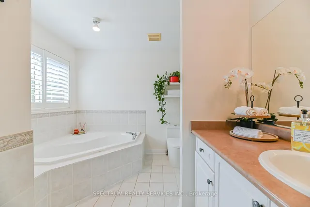 Additional image 6 of 68 Robarts Dr