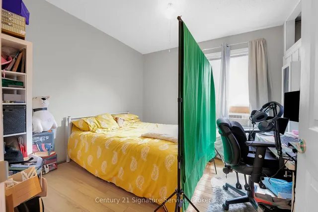 Additional image 32 of 17 Fleming Ave