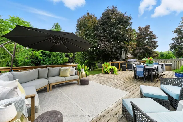 Additional image 41 of 18 Vanstraalen St