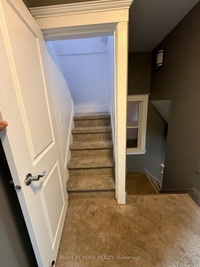 Additional image 33 of 50 Somerset Ave