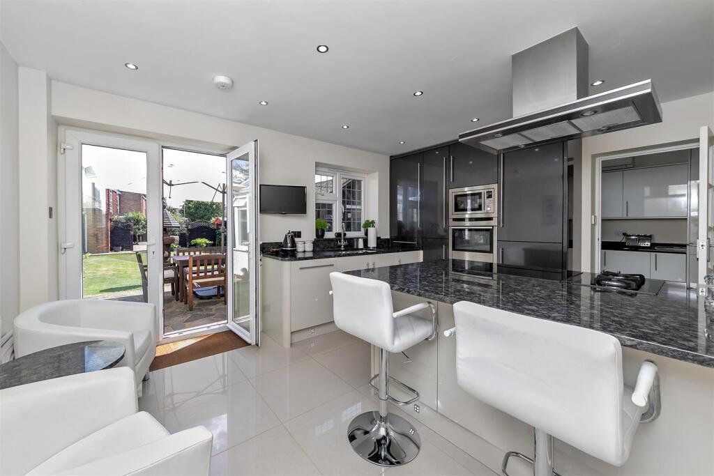 Additional image 4 of Park Street Lane, Park Street, St. Albans