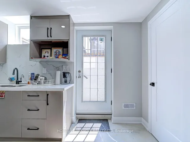 Additional image 36 of 8 Jenwood Cres