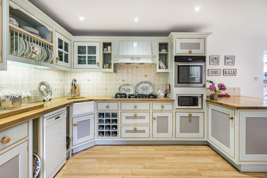 Additional image 24 of Halls Close, Welwyn, AL6