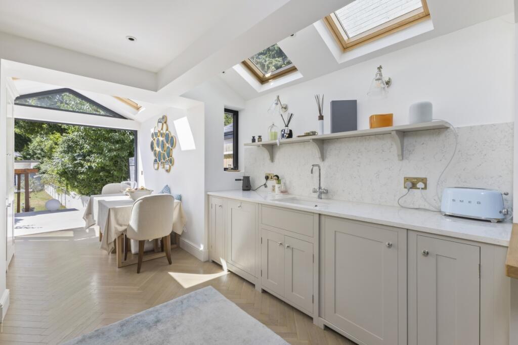 Additional image 18 of West Common Harpenden AL5