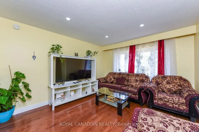 Additional image 13 of 21 Juniper Cres