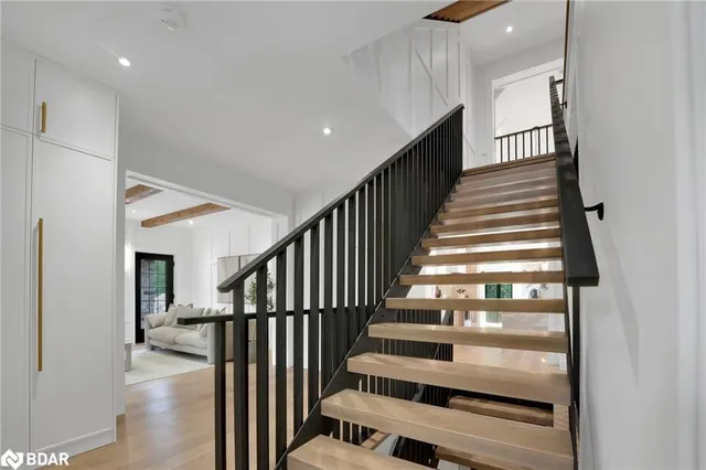 Additional image 19 of 977 Unsworth Ave