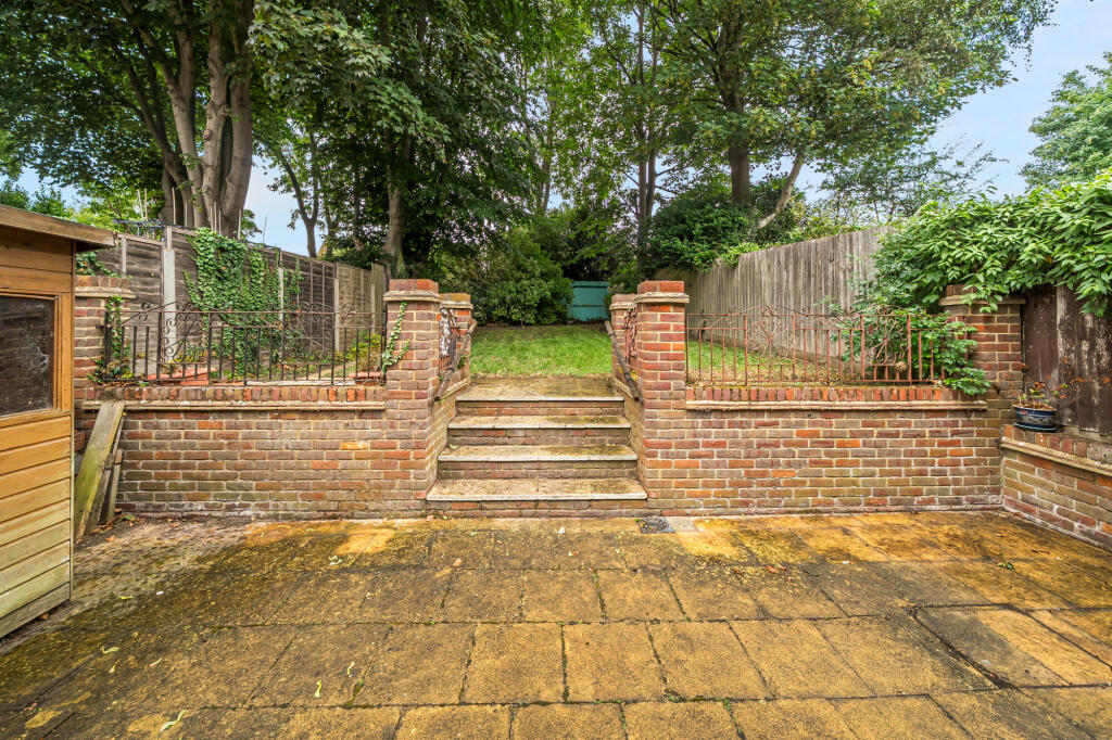 Additional image 11 of Bramble Close, Harpenden, AL5