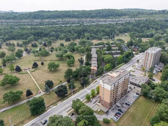 Additional image 34 of 1950 Main St Unit 202