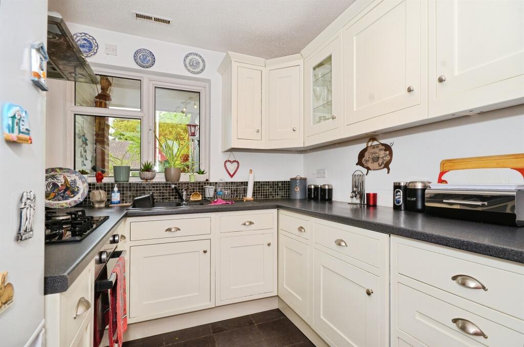 Additional image 4 of Beverley Gardens, St. Albans