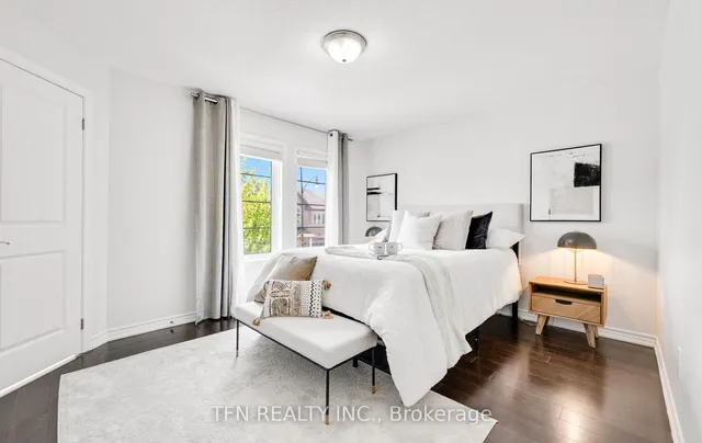 Additional image 26 of 46 Lola Cres