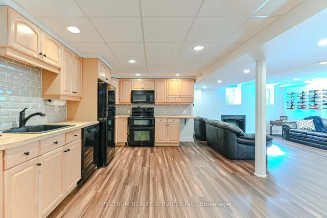 Additional image 18 of 68 Robarts Dr