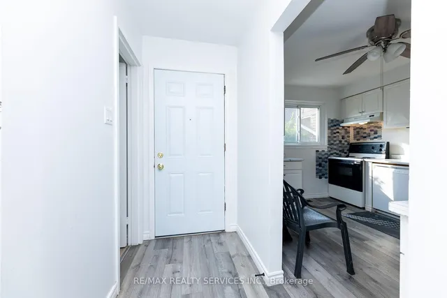 Additional image 7 of 1306 Guelph Line Unit Unit 3
