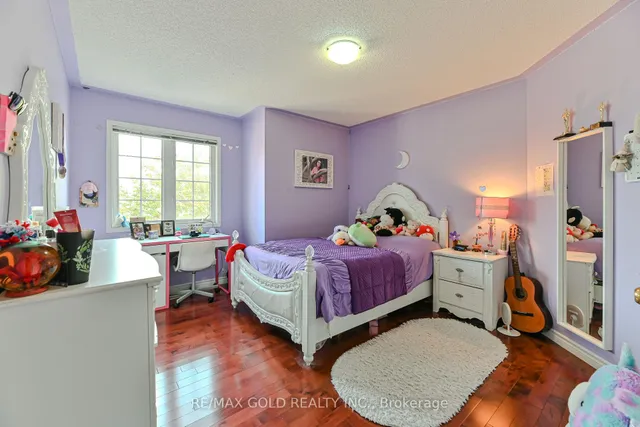Additional image 34 of 63 Hiberton Cres