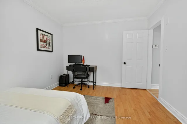 Additional image 21 of 64 Vola Crt