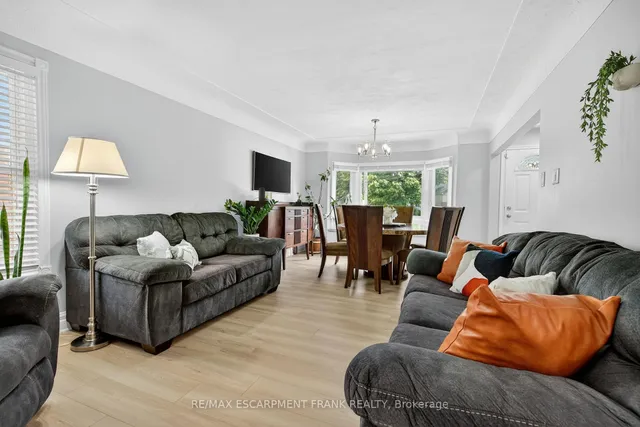 Additional image 9 of 64 Vola Crt