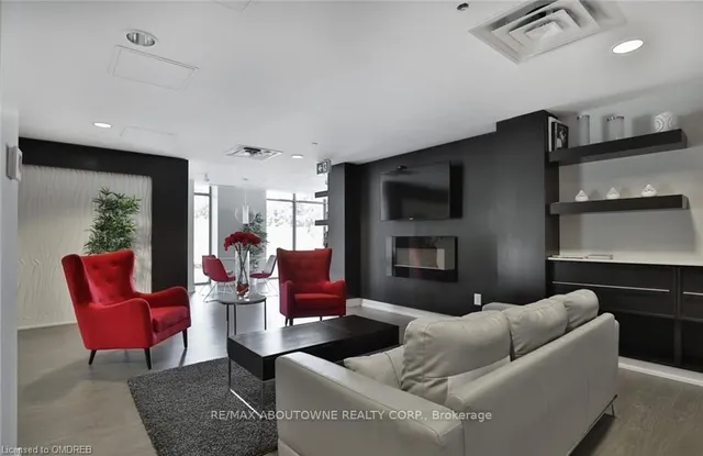 Additional image 21 of 1284 Guelph Line Unit 211
